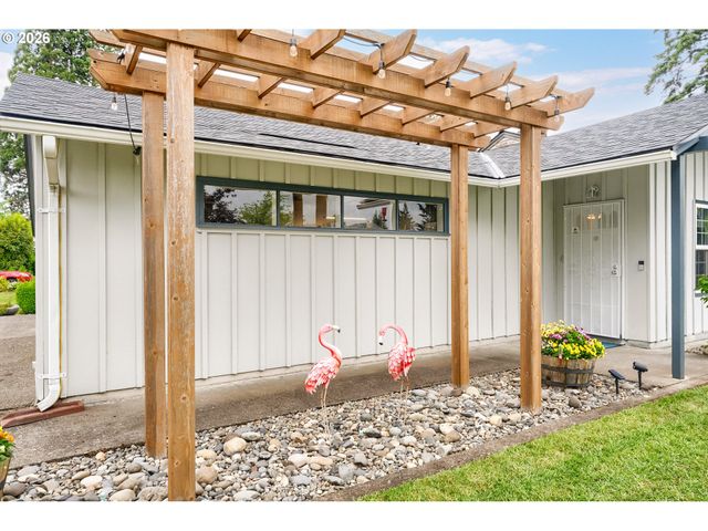 2209 Ne 108TH Ave, Portland, OR 97220