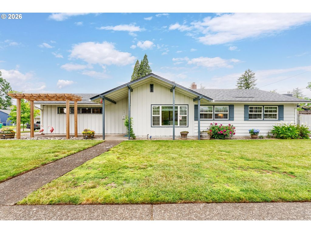 2209 Ne 108TH Ave, Portland, OR 97220