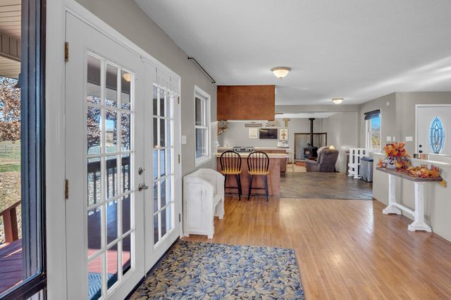 1828 S East Lake Rd, Newton, KS 67114