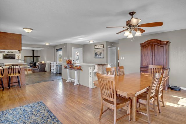 1828 S East Lake Rd, Newton, KS 67114