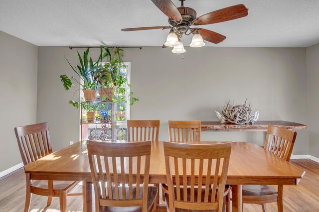 1828 S East Lake Rd, Newton, KS 67114