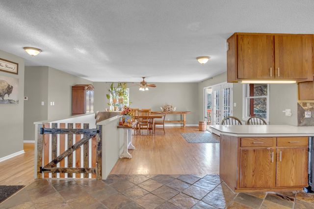 1828 S East Lake Rd, Newton, KS 67114