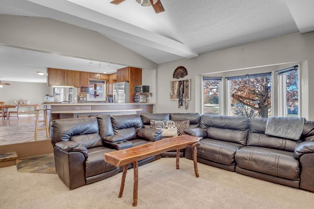 1828 S East Lake Rd, Newton, KS 67114