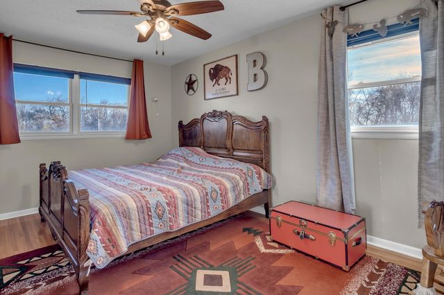 1828 S East Lake Rd, Newton, KS 67114