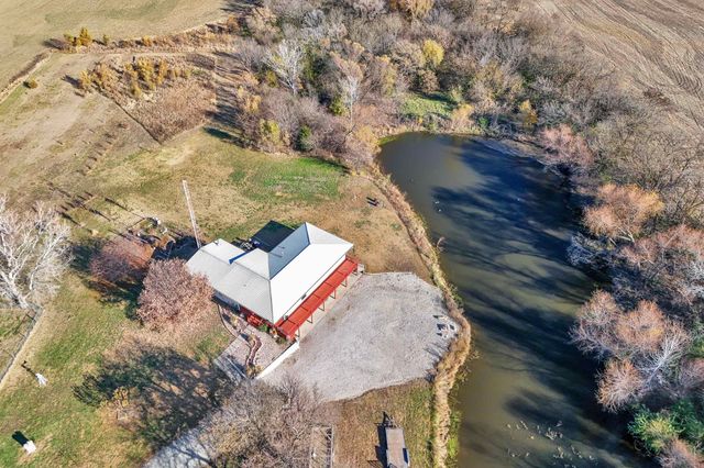 1828 S East Lake Rd, Newton, KS 67114