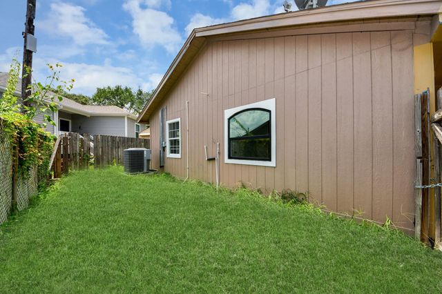 12474 Birdie Lane, Houston, TX 77015