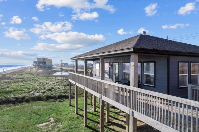 2416 Highway 87, Gilchrist, TX 77617