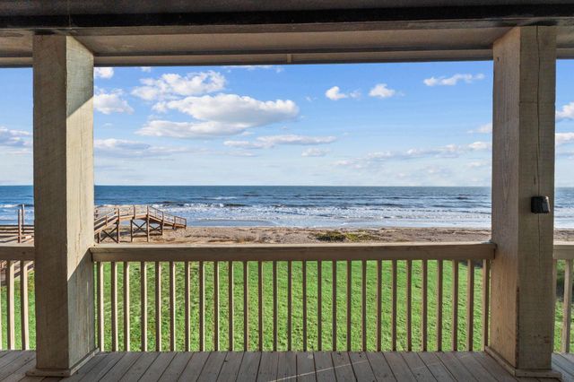 2416 Highway 87, Gilchrist, TX 77617