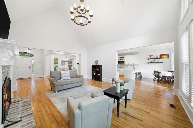 1085 Waterbury Close, Powder Springs, GA 30127