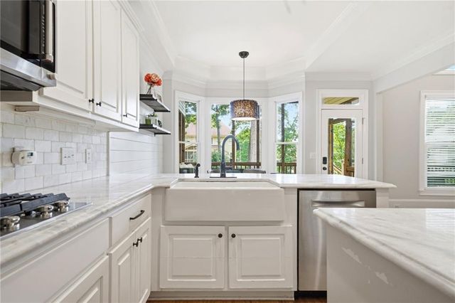 1085 Waterbury Close, Powder Springs, GA 30127