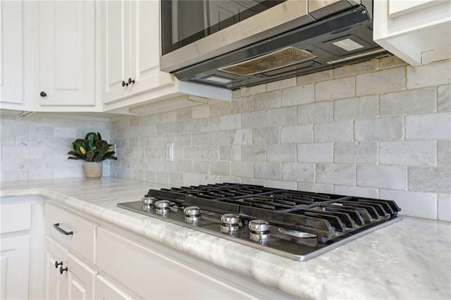 1085 Waterbury Close, Powder Springs, GA 30127