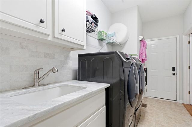 1085 Waterbury Close, Powder Springs, GA 30127