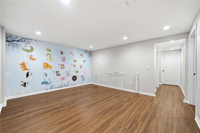 1085 Waterbury Close, Powder Springs, GA 30127