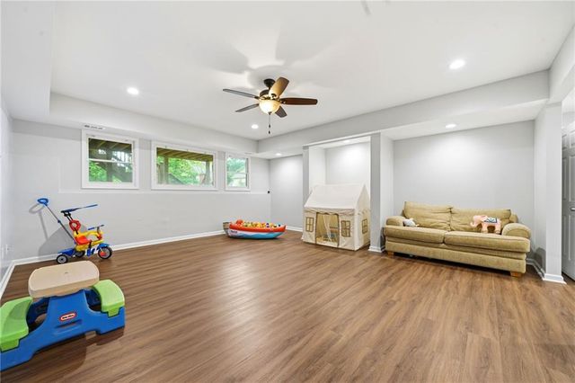 1085 Waterbury Close, Powder Springs, GA 30127