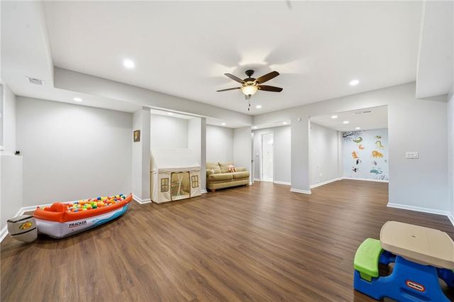 1085 Waterbury Close, Powder Springs, GA 30127