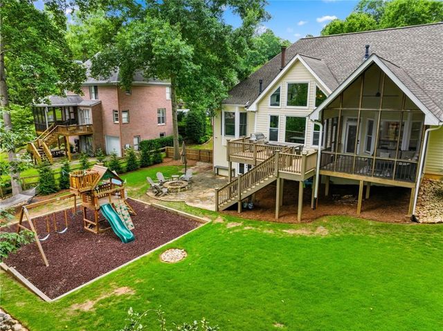 1085 Waterbury Close, Powder Springs, GA 30127