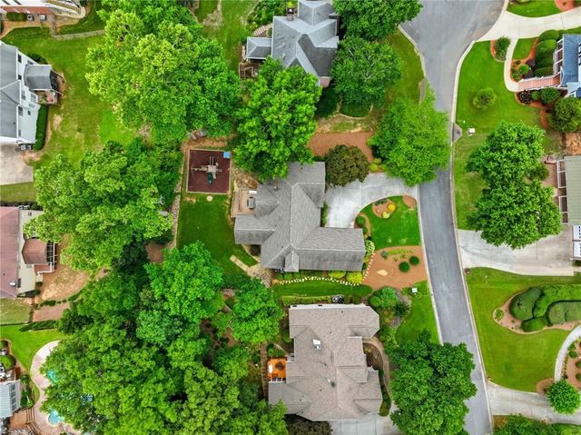 1085 Waterbury Close, Powder Springs, GA 30127