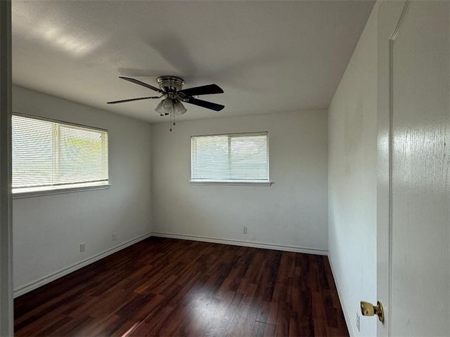 108 Park Pl, Portland, TX 78374