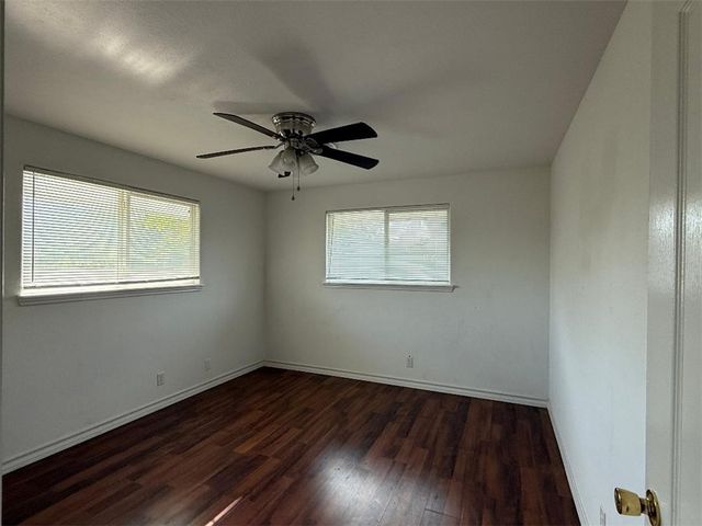 108 Park Pl, Portland, TX 78374