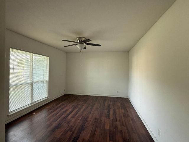 108 Park Pl, Portland, TX 78374