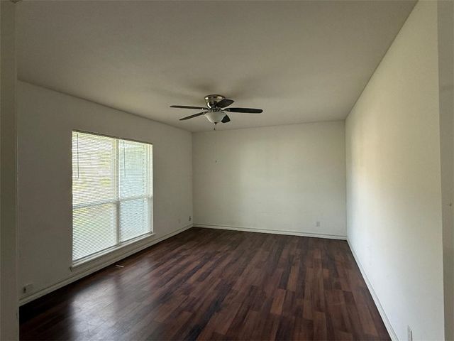 108 Park Pl, Portland, TX 78374