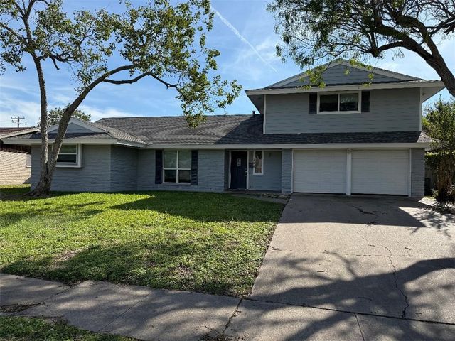 108 Park Pl, Portland, TX 78374