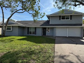 108 Park Pl, Portland, TX 78374