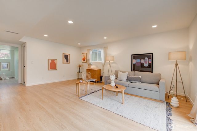 4303 NE 24th Street, Renton, WA 98059
