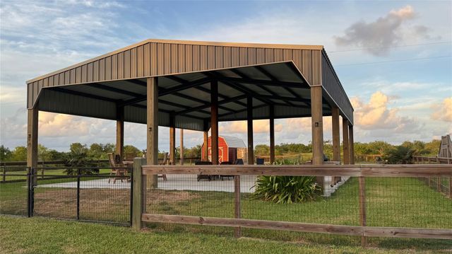 1056 Melody Lane, Crystal Beach, TX 77650