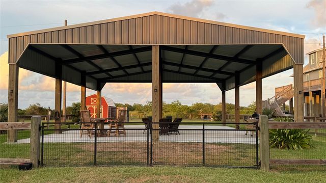 1056 Melody Lane, Crystal Beach, TX 77650
