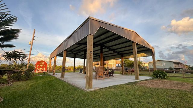 1056 Melody Lane, Crystal Beach, TX 77650