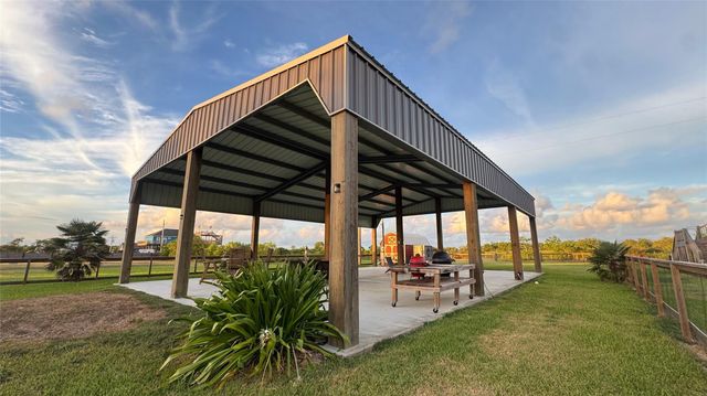 1056 Melody Lane, Crystal Beach, TX 77650