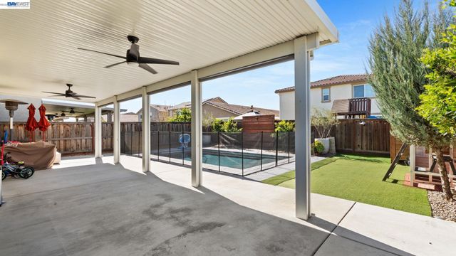 17691 Brandeis Ct, Lathrop, CA 95330