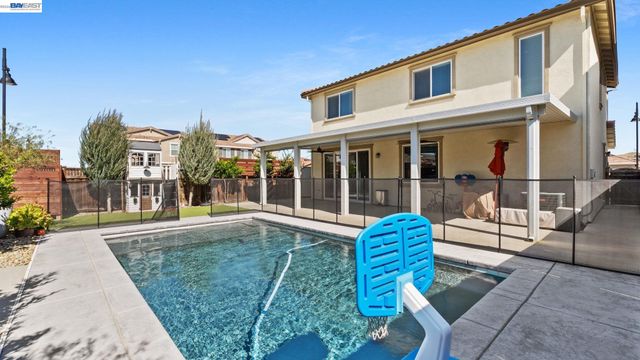17691 Brandeis Ct, Lathrop, CA 95330
