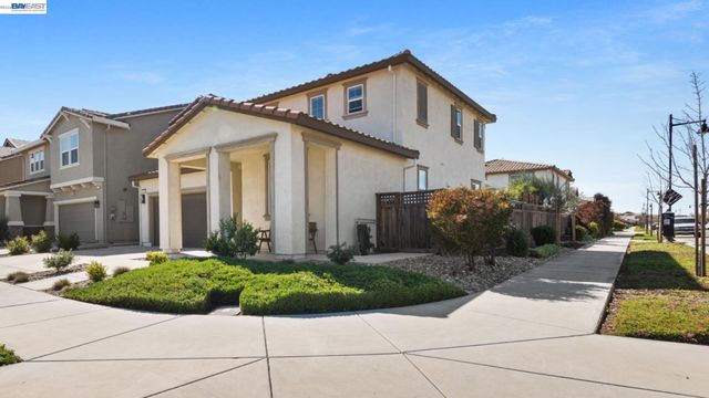 17691 Brandeis Ct, Lathrop, CA 95330