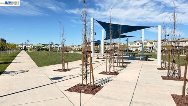 17691 Brandeis Ct, Lathrop, CA 95330