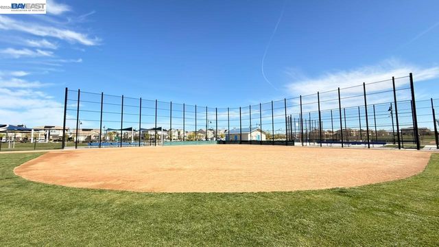 17691 Brandeis Ct, Lathrop, CA 95330