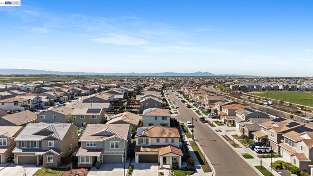 17691 Brandeis Ct, Lathrop, CA 95330