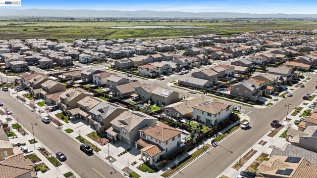 17691 Brandeis Ct, Lathrop, CA 95330