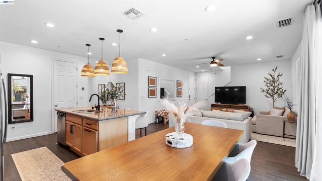 17691 Brandeis Ct, Lathrop, CA 95330