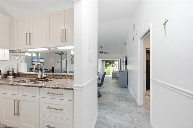 2041 Pine Isle LN 2041, Naples, FL 34112
