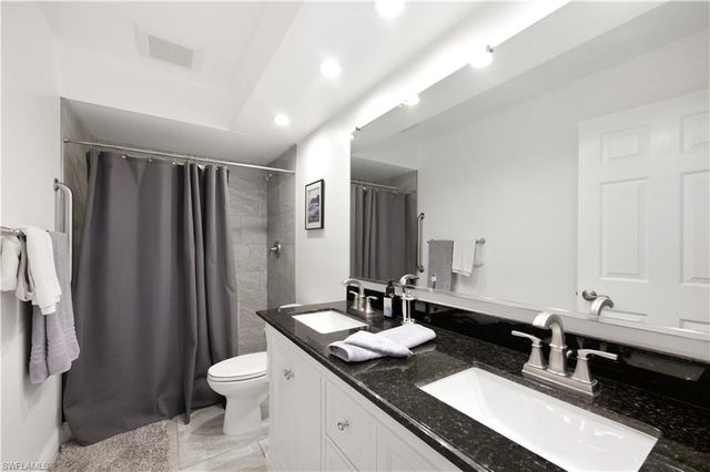 2041 Pine Isle LN 2041, Naples, FL 34112