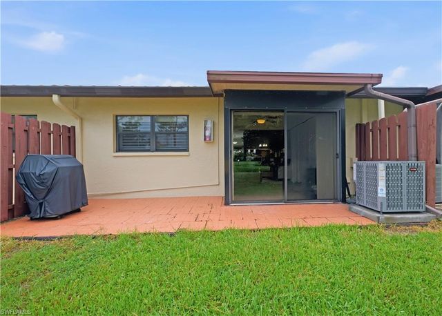 2041 Pine Isle LN 2041, Naples, FL 34112