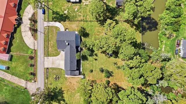 219 Page Lane, Huffman, TX 77336