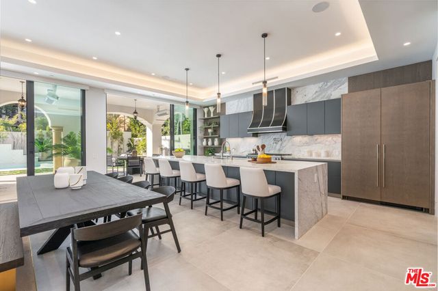 611 N Hillcrest Road, Beverly Hills, CA 90210