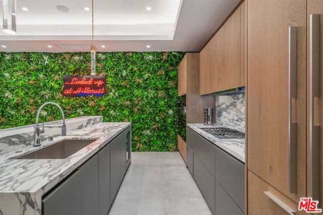 611 N Hillcrest Road, Beverly Hills, CA 90210