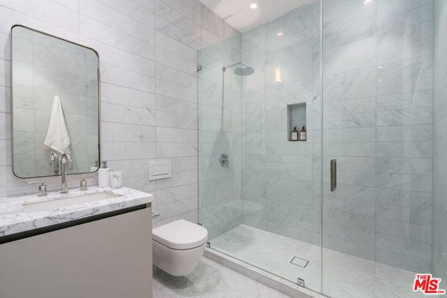 611 N Hillcrest Road, Beverly Hills, CA 90210