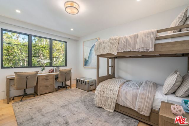 611 N Hillcrest Road, Beverly Hills, CA 90210