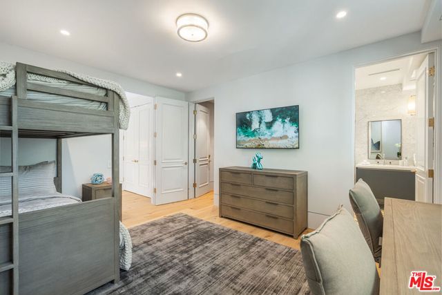 611 N Hillcrest Road, Beverly Hills, CA 90210
