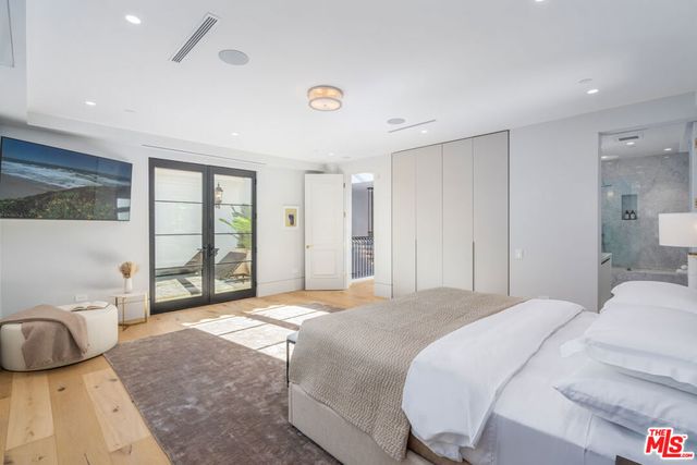 611 N Hillcrest Road, Beverly Hills, CA 90210